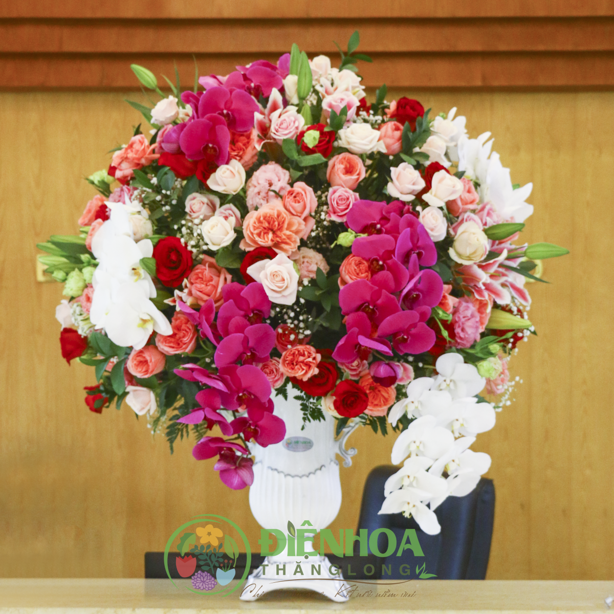 Bình lan hồ điệp sang trọng tặng sếp