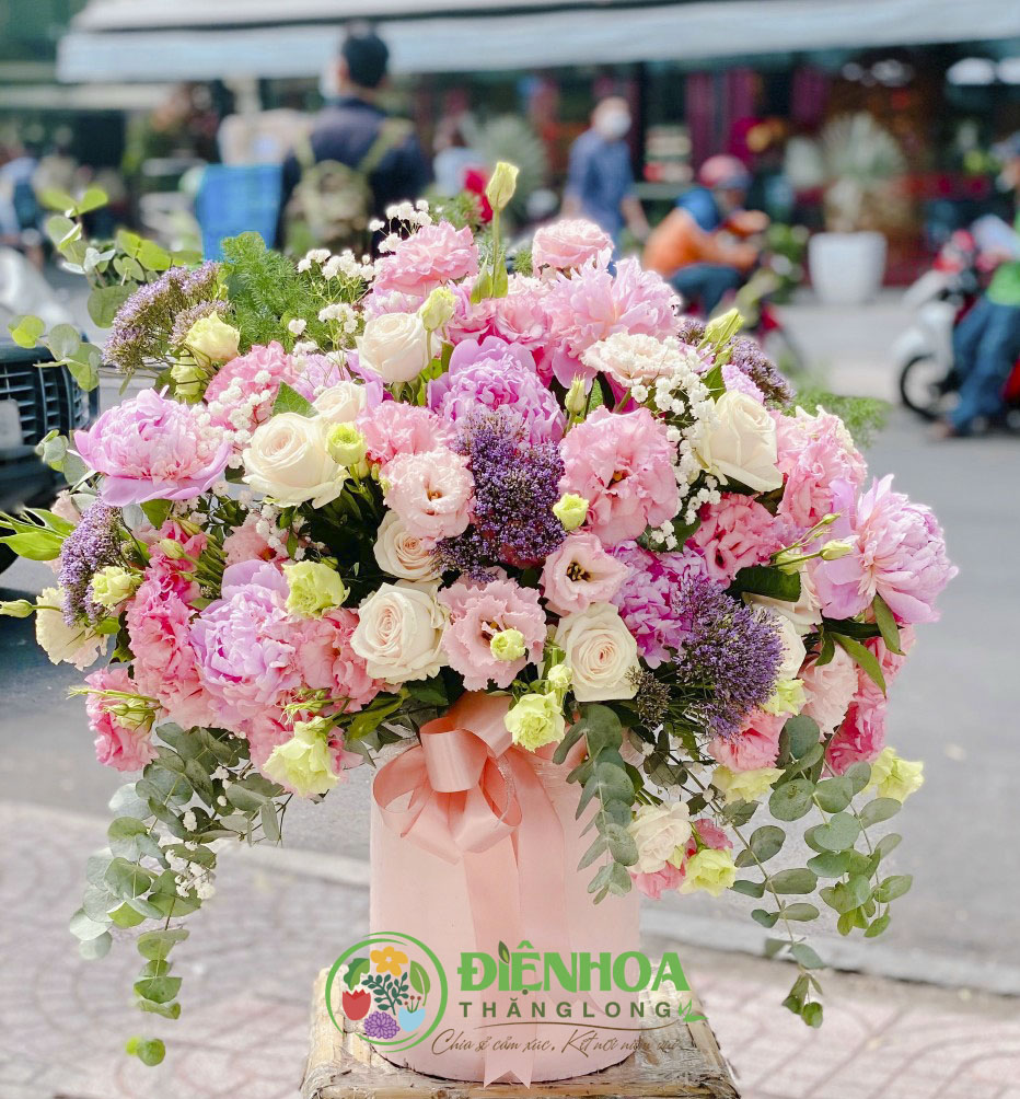 Hộp hoa tặng sếp màu hồng