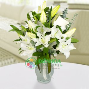 Bình hoa ly trắng sang trọng