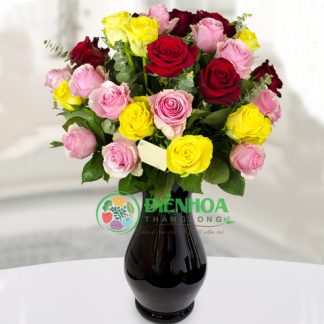 Bình hoa hồng tươi thắm