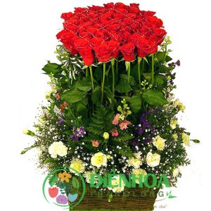 Lẵng hoa tình yêu lãng mạn