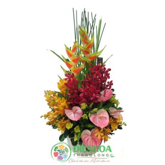 Bình hoa tươi văn phòng sang trọng