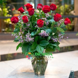 Bình hoa hồng đỏ đẹp