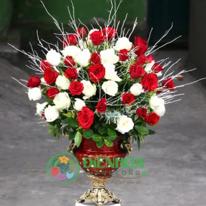 Bình hoa hồng hạnh phúc
