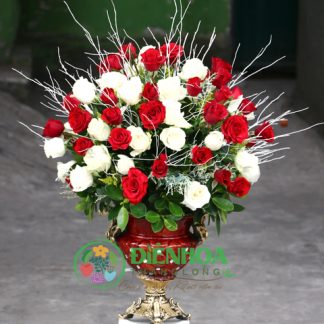 Bình hoa hồng hạnh phúc