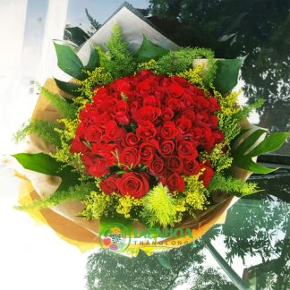 Bó hoa hồng đỏ tặng người yêu