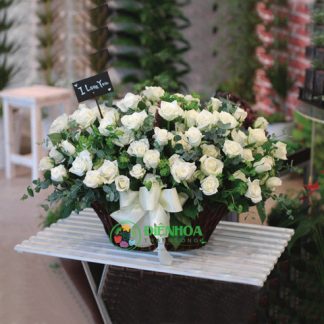 Giỏ 99 bông hồng trắng tình yêu trong sáng