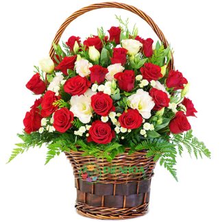 Giỏ hoa hồng đỏ, cát tường