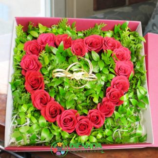 Hộp trái tim hoa hồng đỏ