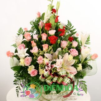 Lẵng hoa tươi tặng bạn gái