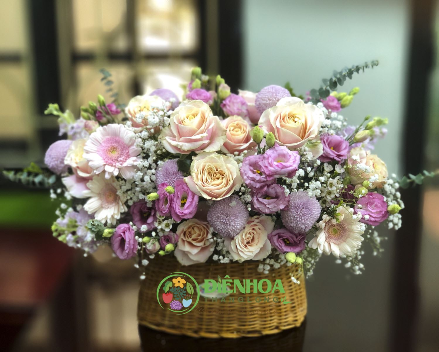 Giỏ hoa đẹp chúc mừng ngày 20-10