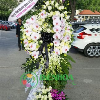 Vòng hoa chia buồn đẹp